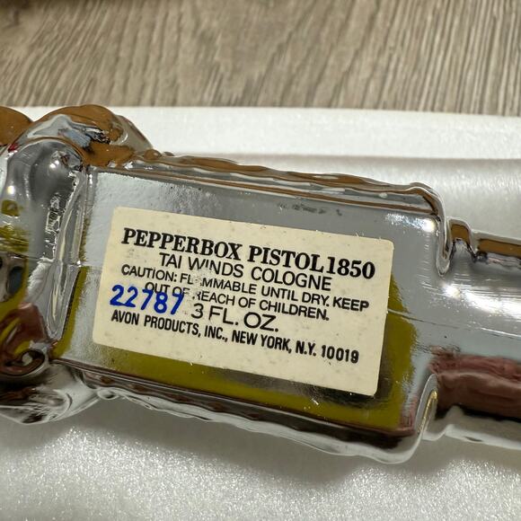 Vintage Avon Pepperbox Pistol 1850 Tai Winds Cologne Decanter in Original Box - Picture 6 of 13